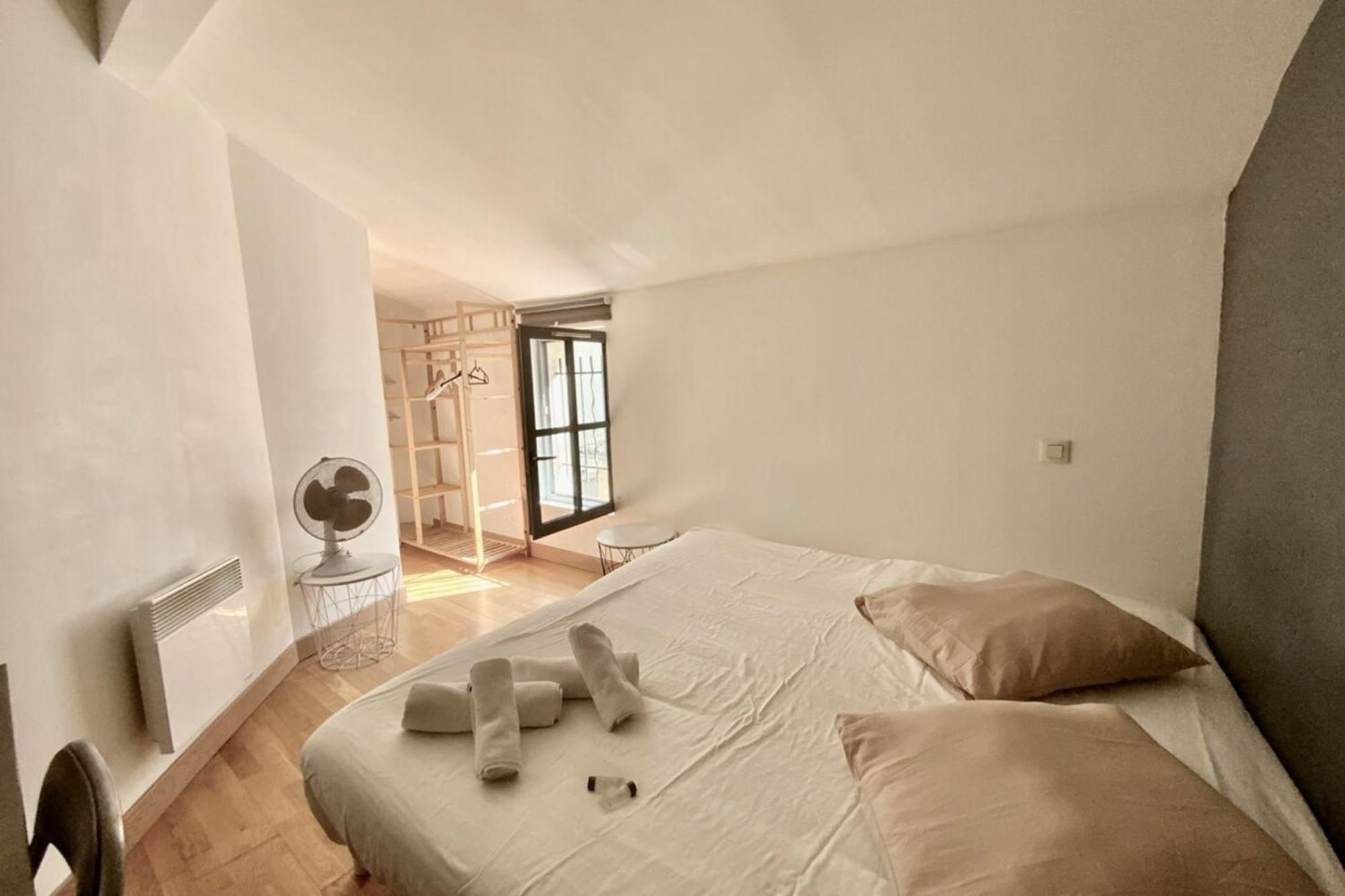 The Triplex- 3 Bedrooms In The Escutcheon! Montpellier Extérieur photo
