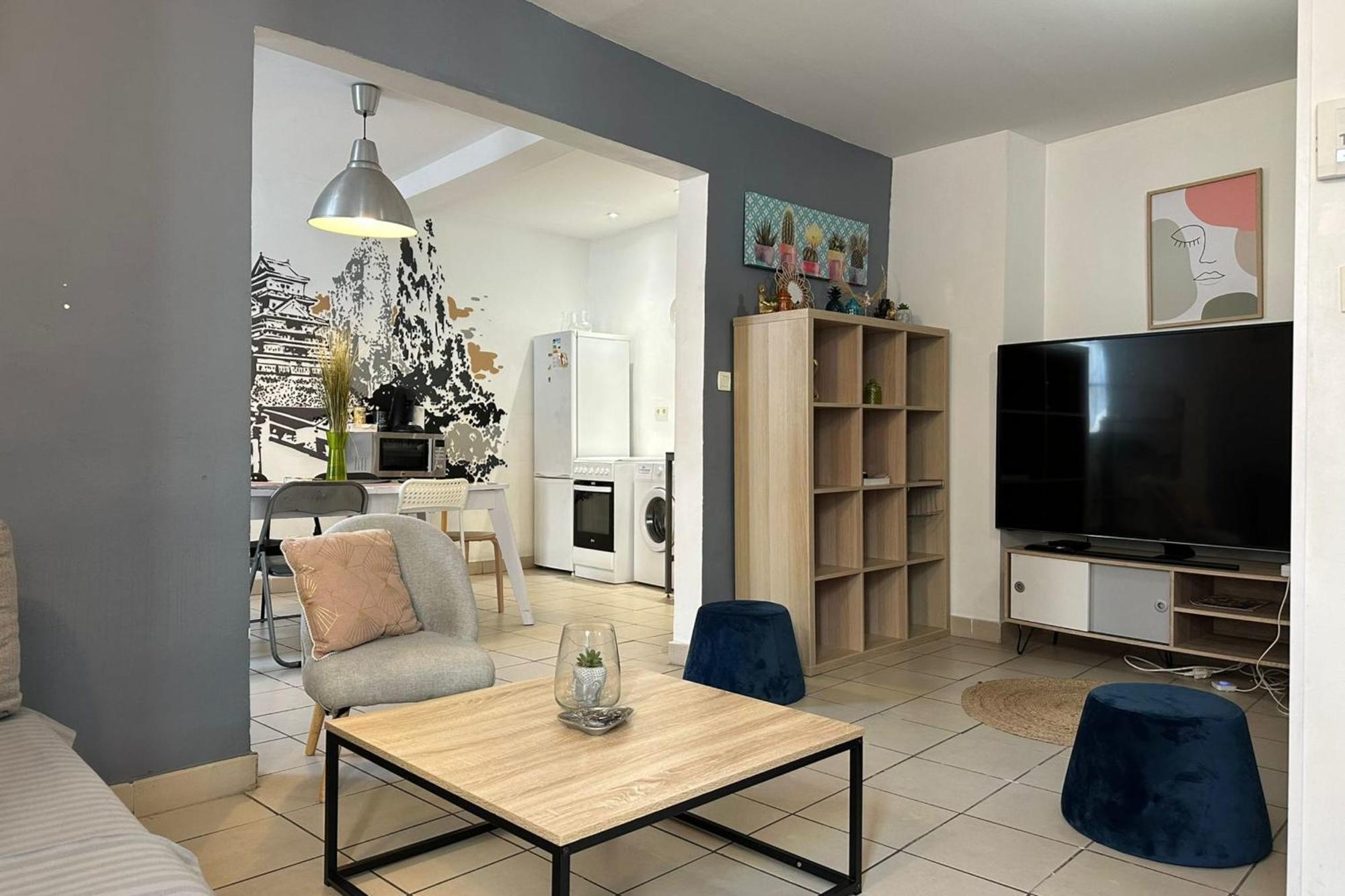 The Triplex- 3 Bedrooms In The Escutcheon! Montpellier Extérieur photo