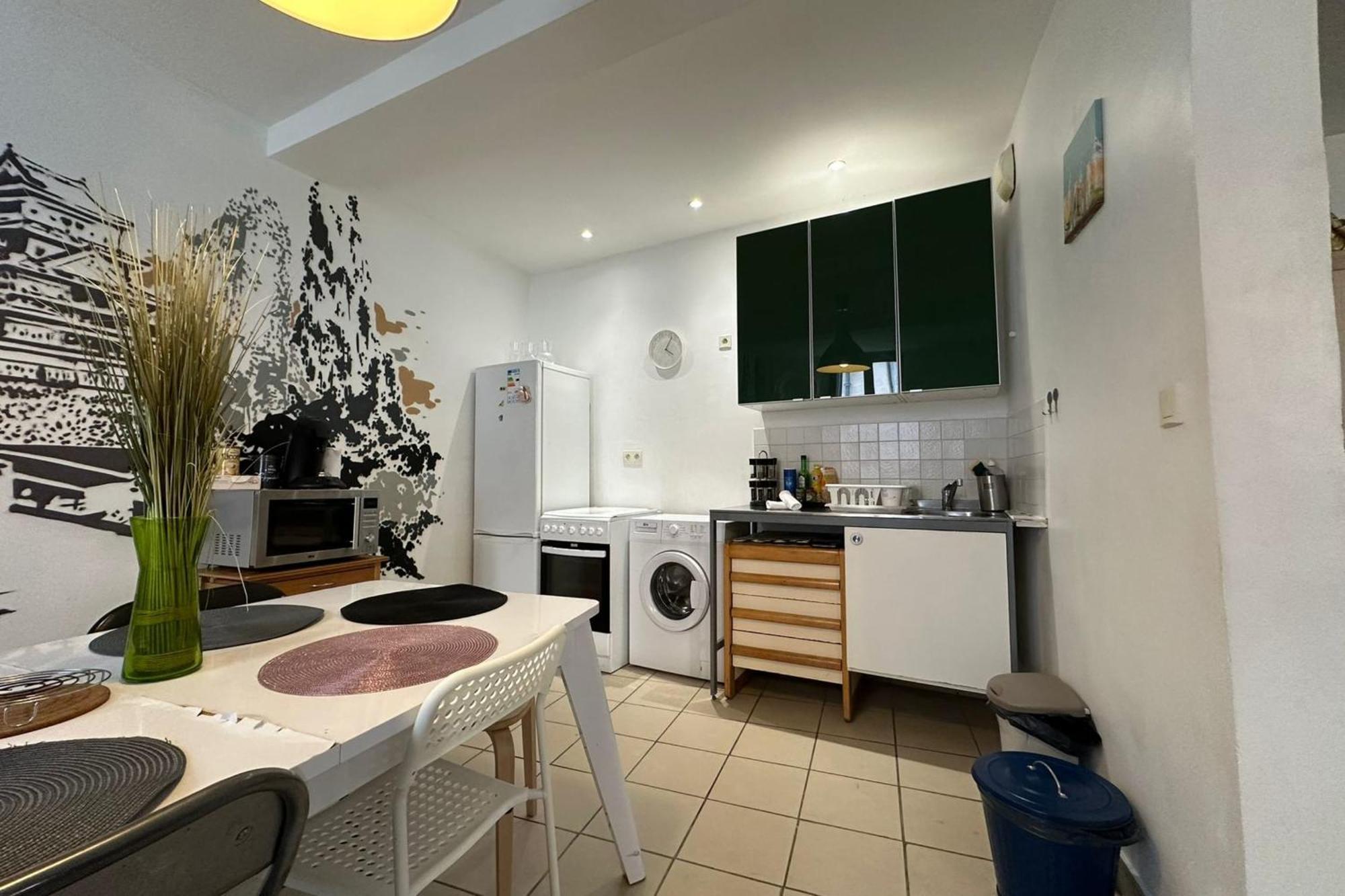 The Triplex- 3 Bedrooms In The Escutcheon! Montpellier Extérieur photo